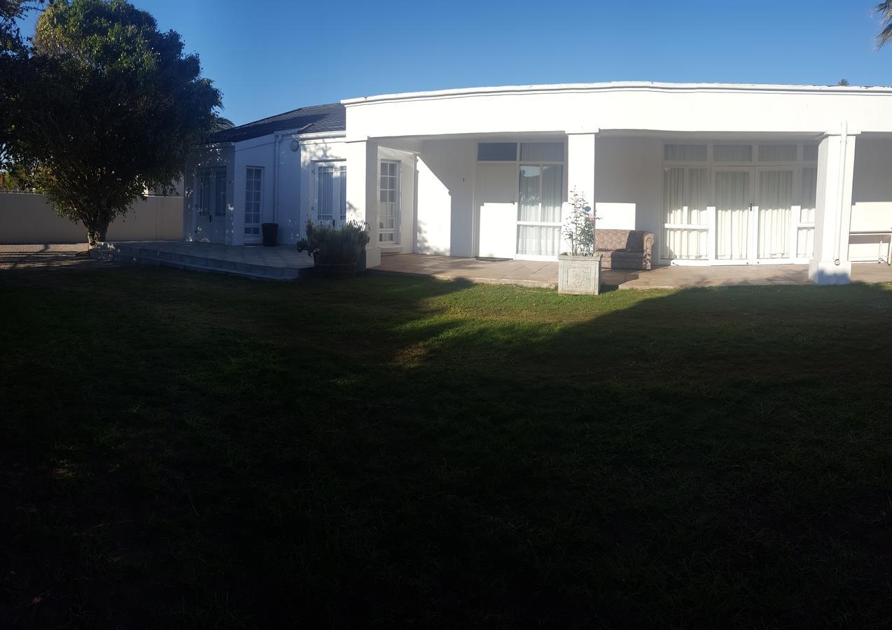 Blu Bed & Breakfast Port Elizabeth Esterno foto