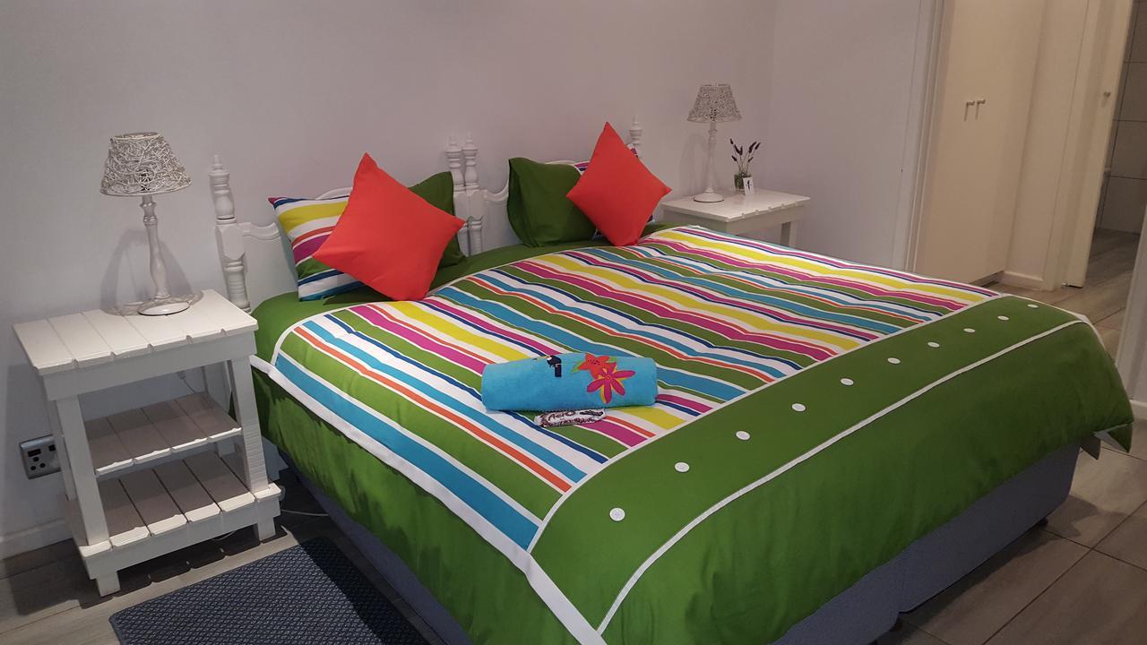 Blu Bed & Breakfast Port Elizabeth Esterno foto